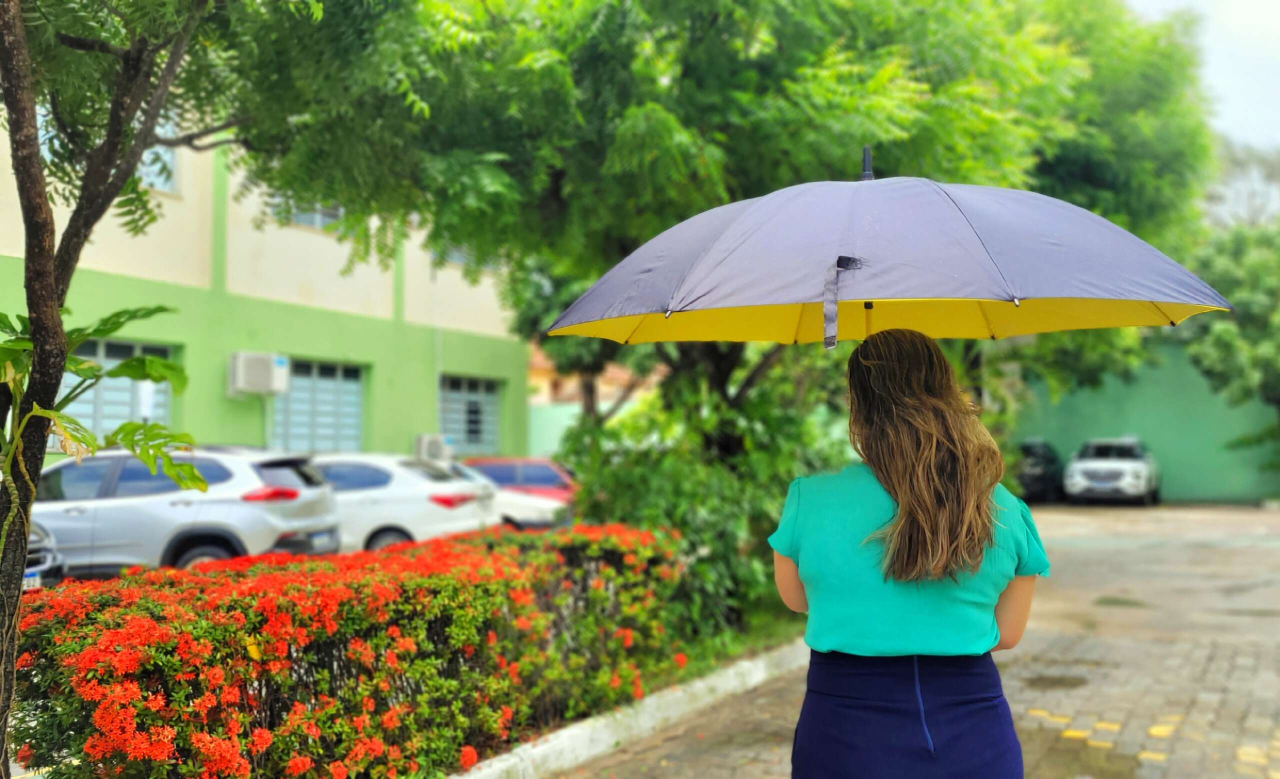 Chuva e proteção solar: população não deve descuidar dos cuidados com a pele em dias nublados