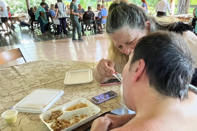 Pacientes degustam cardápio junino em projeto de humanização da Casa de Cuidados do Ceará