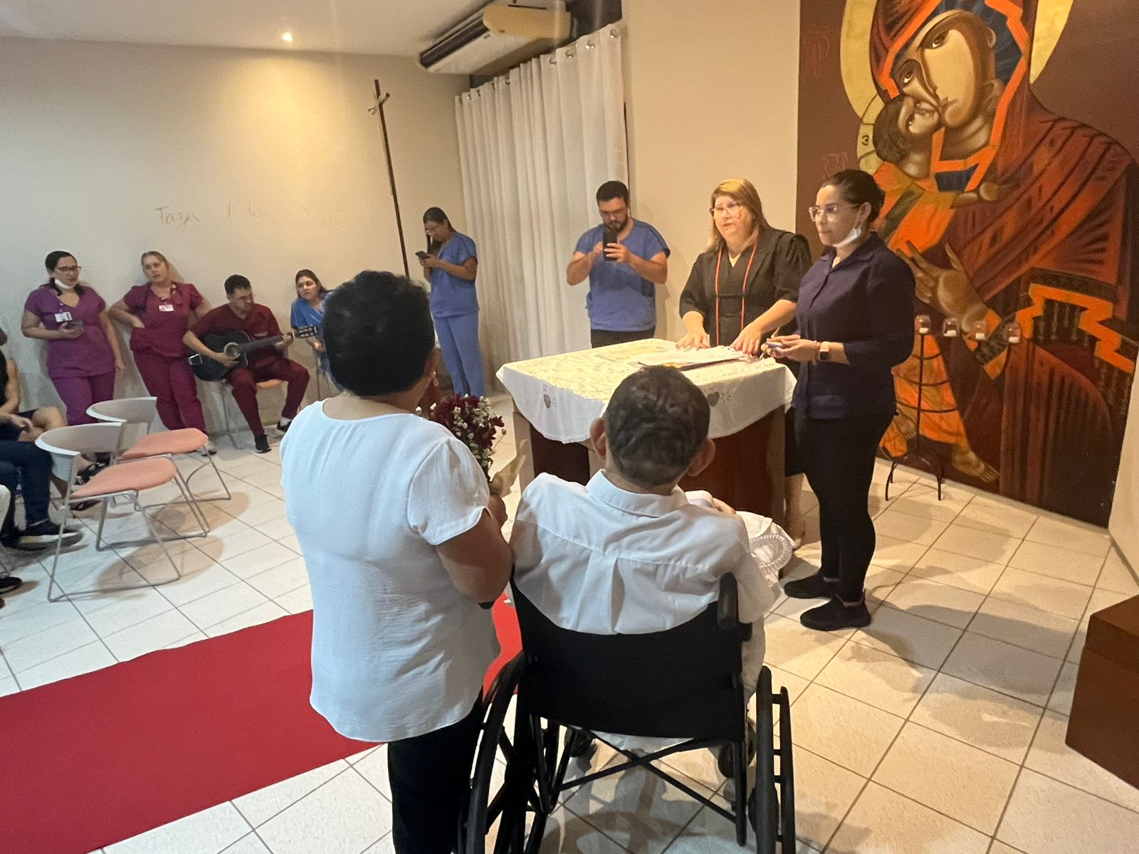 Paciente da Casa de Cuidados do Ceará realiza sonho do casamento durante internação