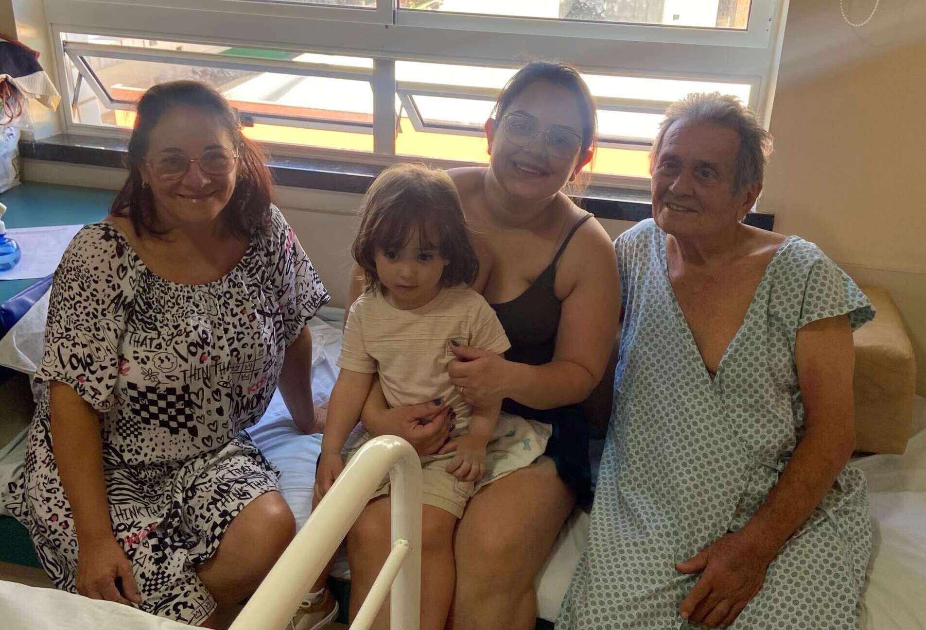 Oito anos de saudade: emoção marca reencontro entre família e paciente do Hospital Estadual Leonardo Da Vinci