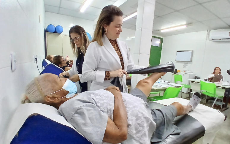 Fisioterapia no CIDH foca no tratamento de dores e de neuropatia; condição decorrente da diabetes causa dormência nas extremidades do corpo