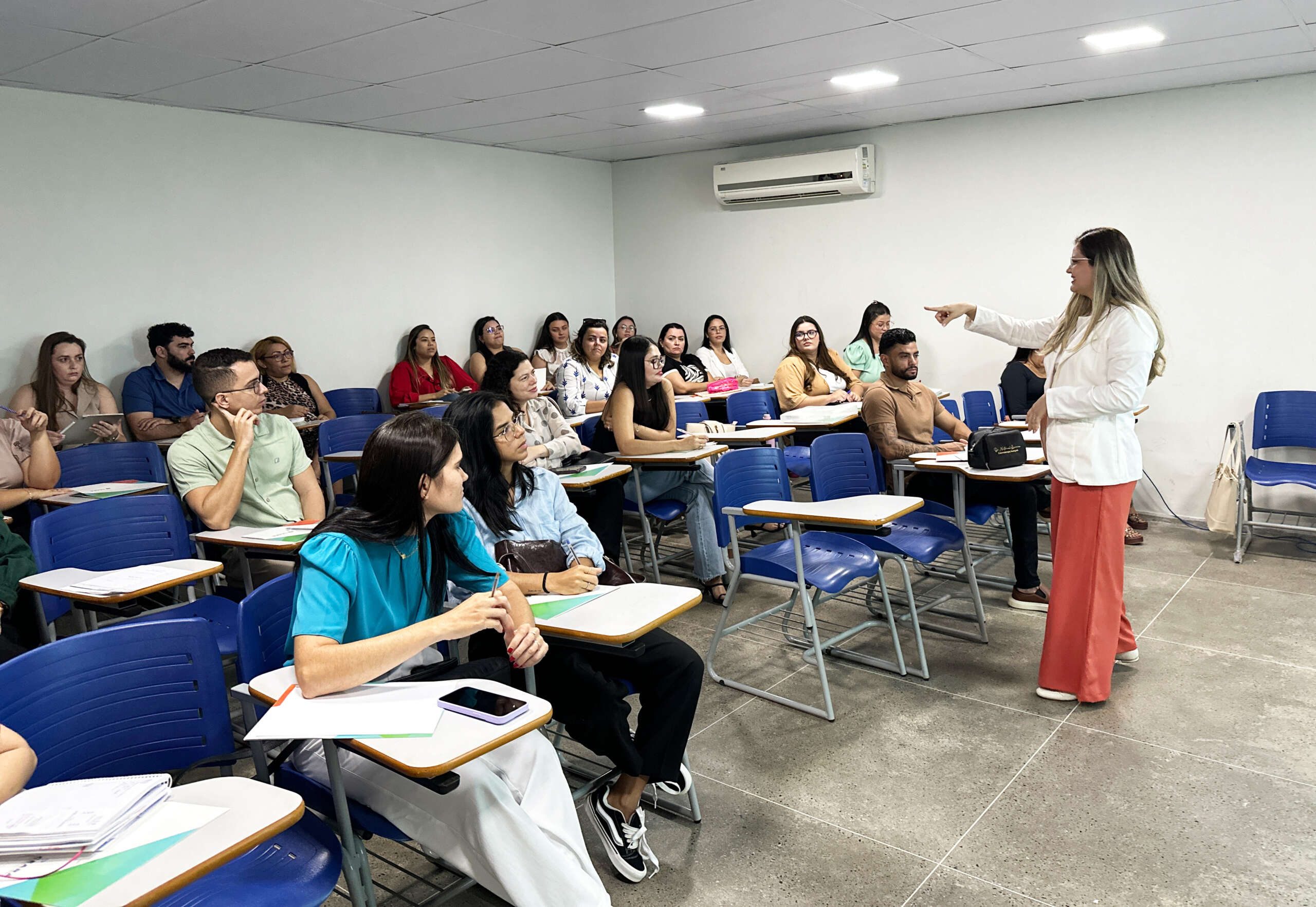 ESP/CE conclui capacitação de cerca de 80 profissionais de saúde para avaliação e cuidado de pessoas com diabetes