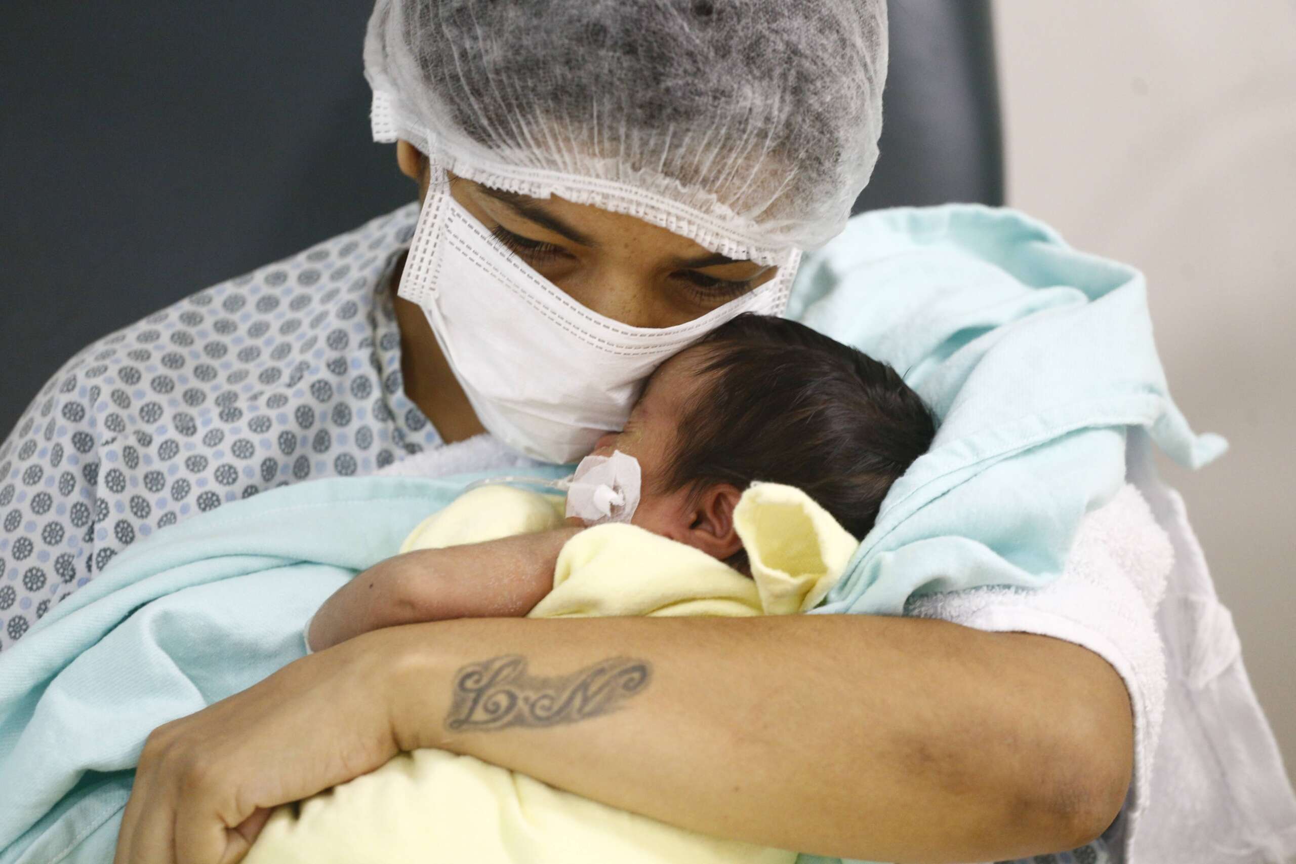 Governador Elmano anuncia abertura de 285 novos leitos obstétricos e neonatais; 185 no Hospital Universitário do Ceará (HUC)