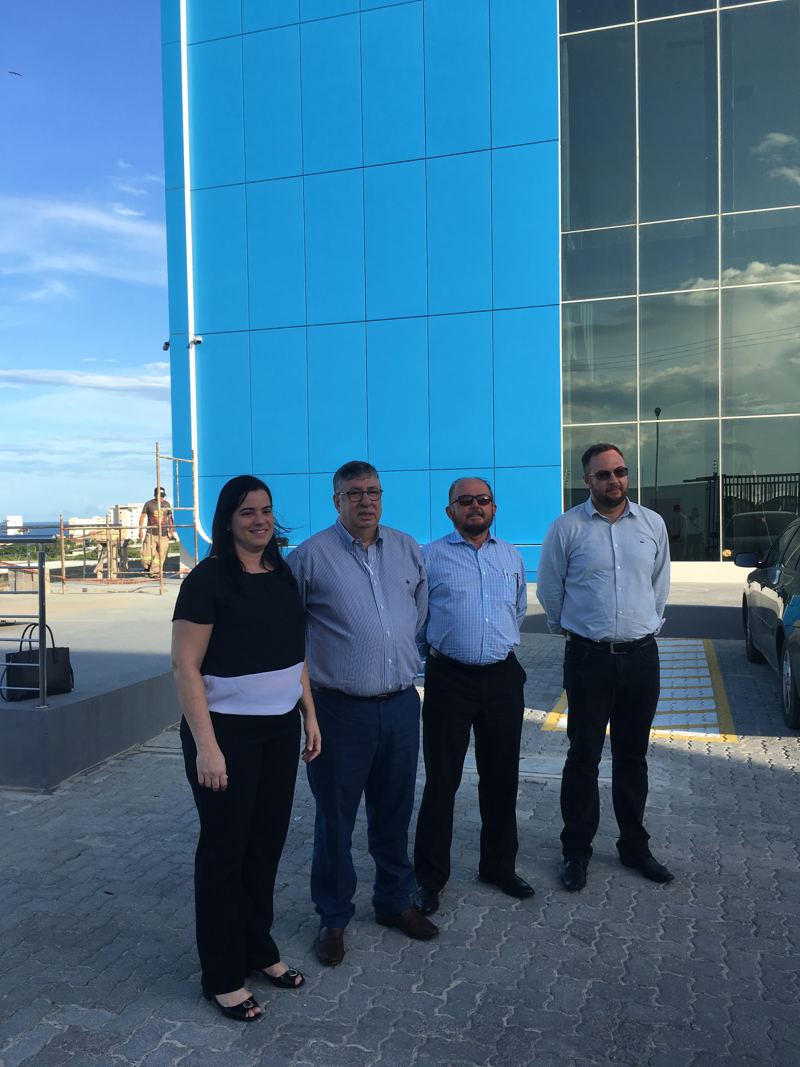 Secretários da Sedet visitam Data Center da Angola Cables