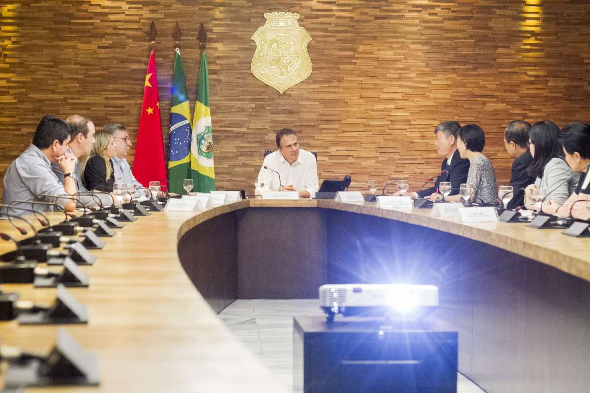 Governo do Ceará recebe comitiva chinesa para tratar de parcerias em diversas áreas