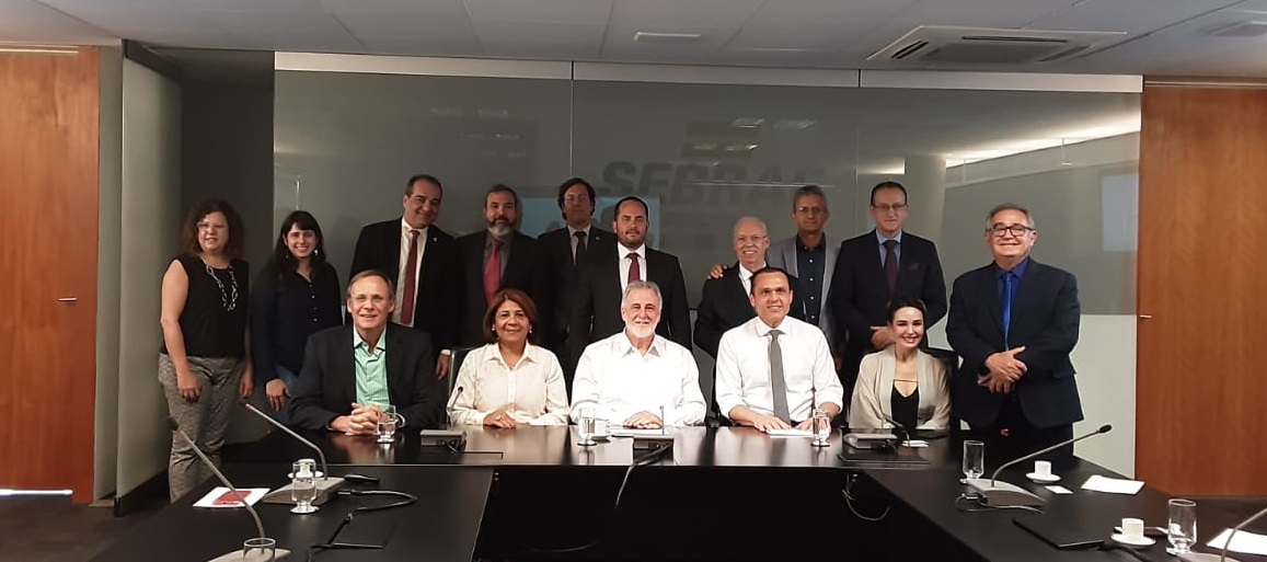 Jucec assina convênio com Sebrae Nacional para viabilizar projeto Empreendedor Digital