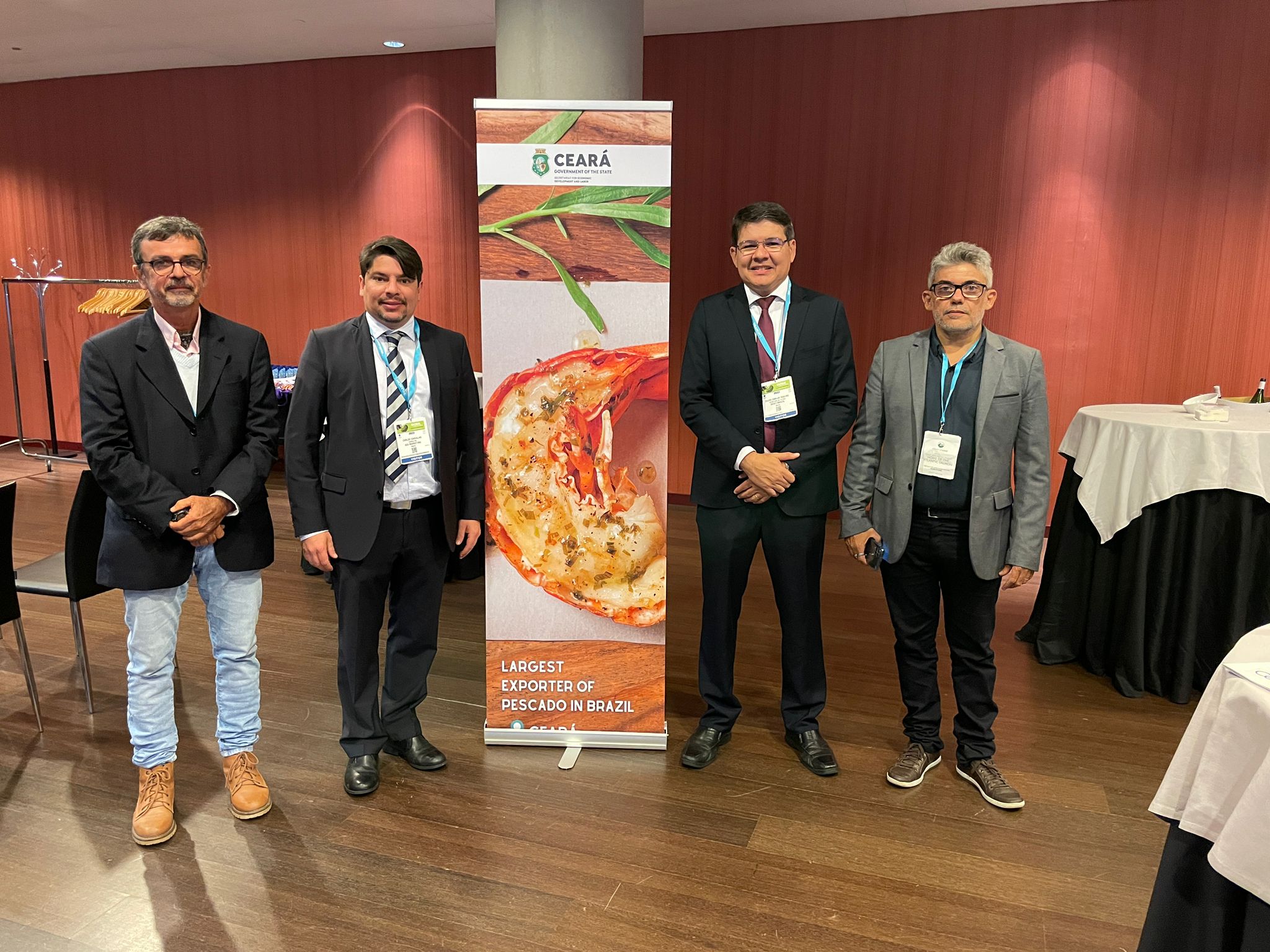 Investidores estrangeiros do setor de pescados conhecem potencialidades para investir no Ceará