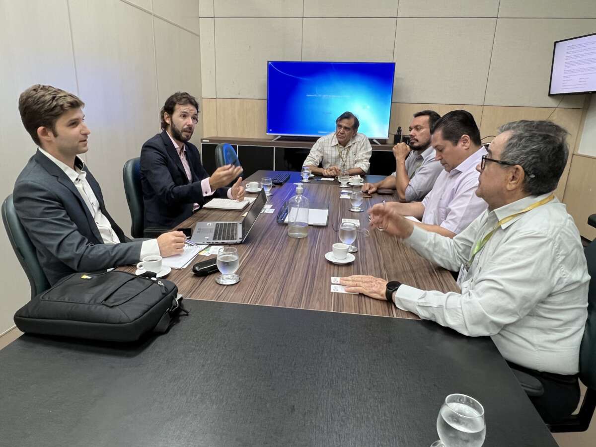 Adece recebe representantes da Agência Francesa de Desenvolvimento