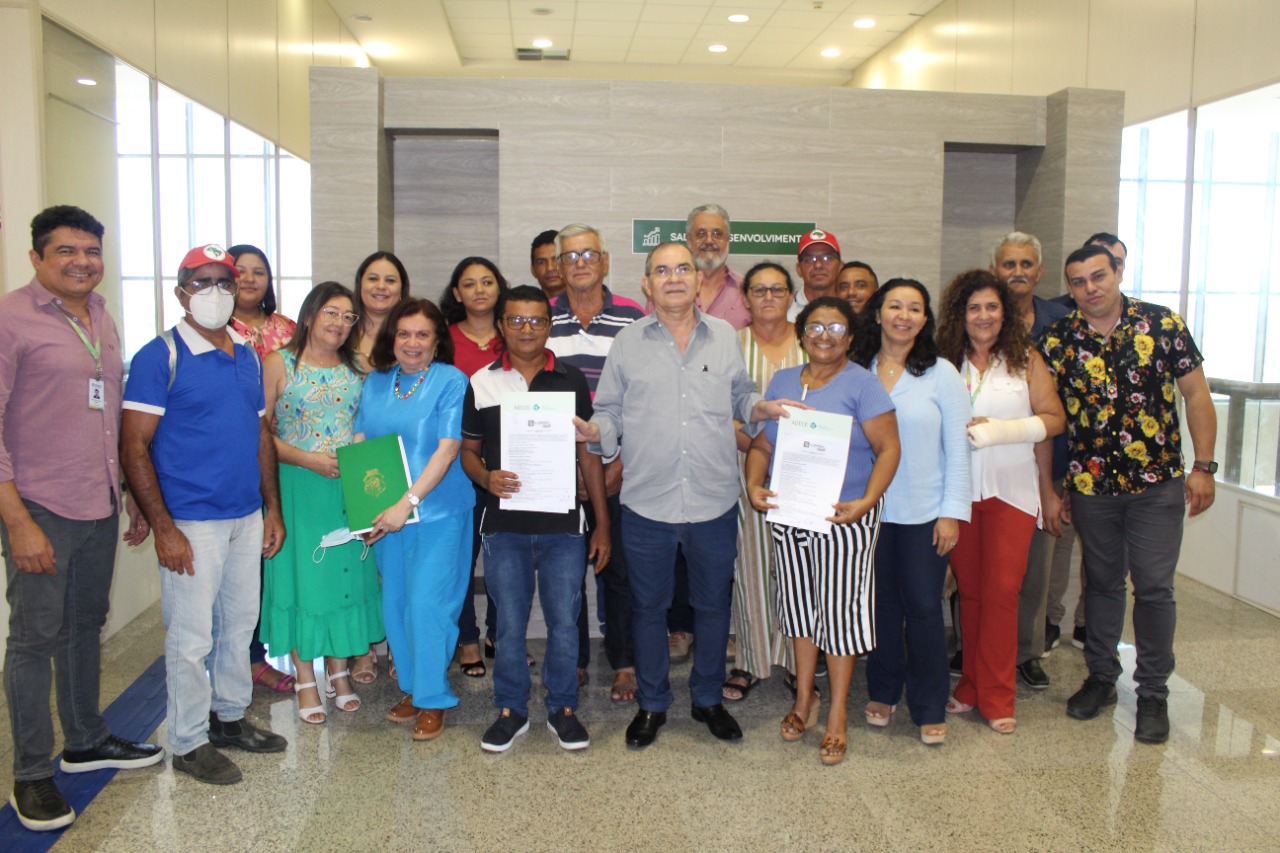 Ceará Credi: Adece assina duas novas concessões de crédito para cooperativas de Chorozinho e Quixeramobim