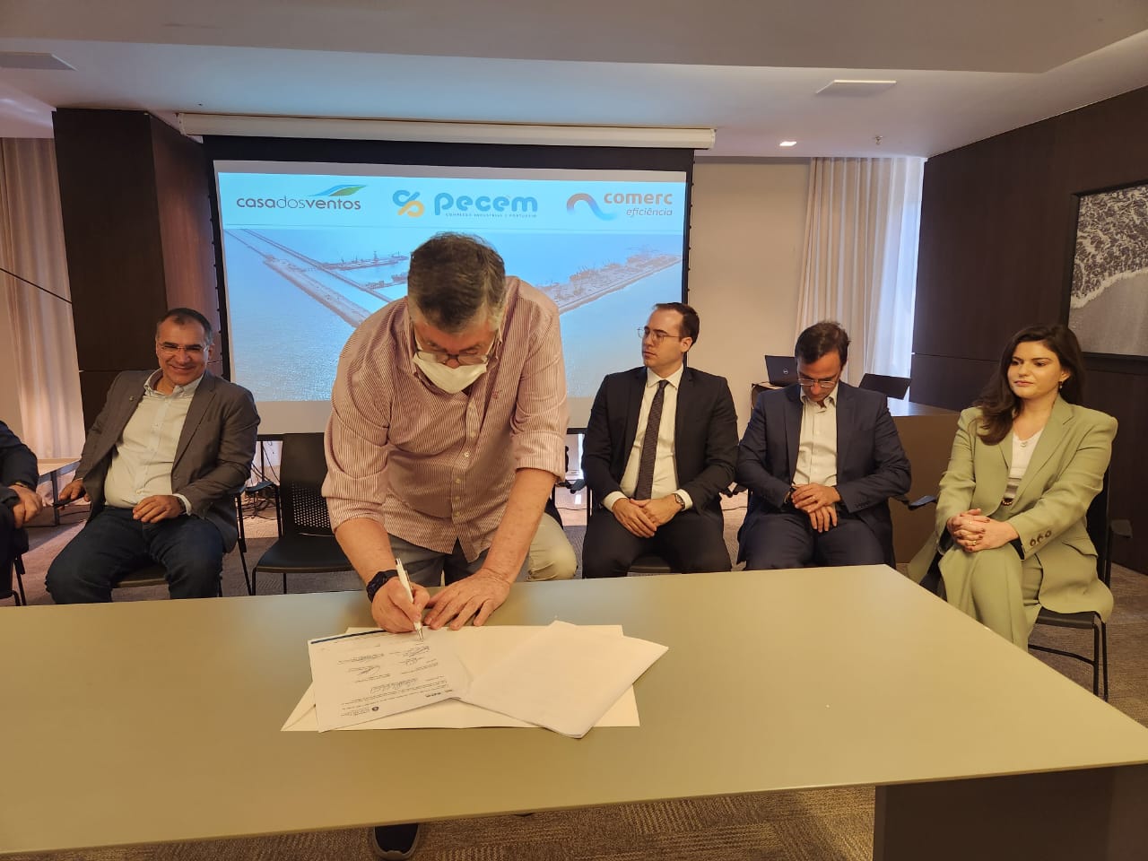 Comerc Eficiência e Casa dos Ventos assinam pré-contrato com Complexo do Pecém para produção de hidrogênio e amônia verde