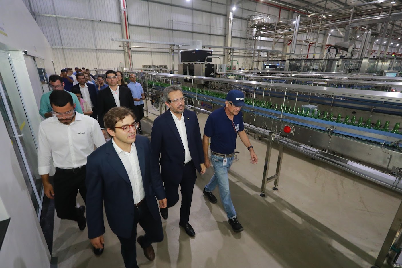 Nova linha de produção de indústria de bebidas amplia produção e gera empregos