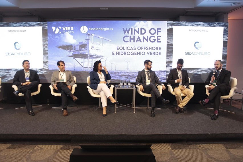Salmito Filho (SDE) representou governador Elmano em evento que discutiu energia eólica offshore e H2V no Rio Grande do Sul