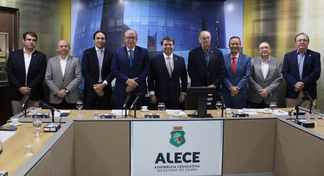 Secretários da SDE participam da 1ª reunião da Frente Parlamentar de Energias Renováveis