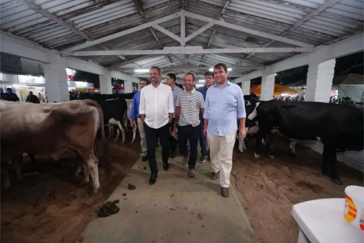 Secretário de Desenvolvimento Econômico do Ceará prestigia abertura da 67ª Expoece ao lado do governador