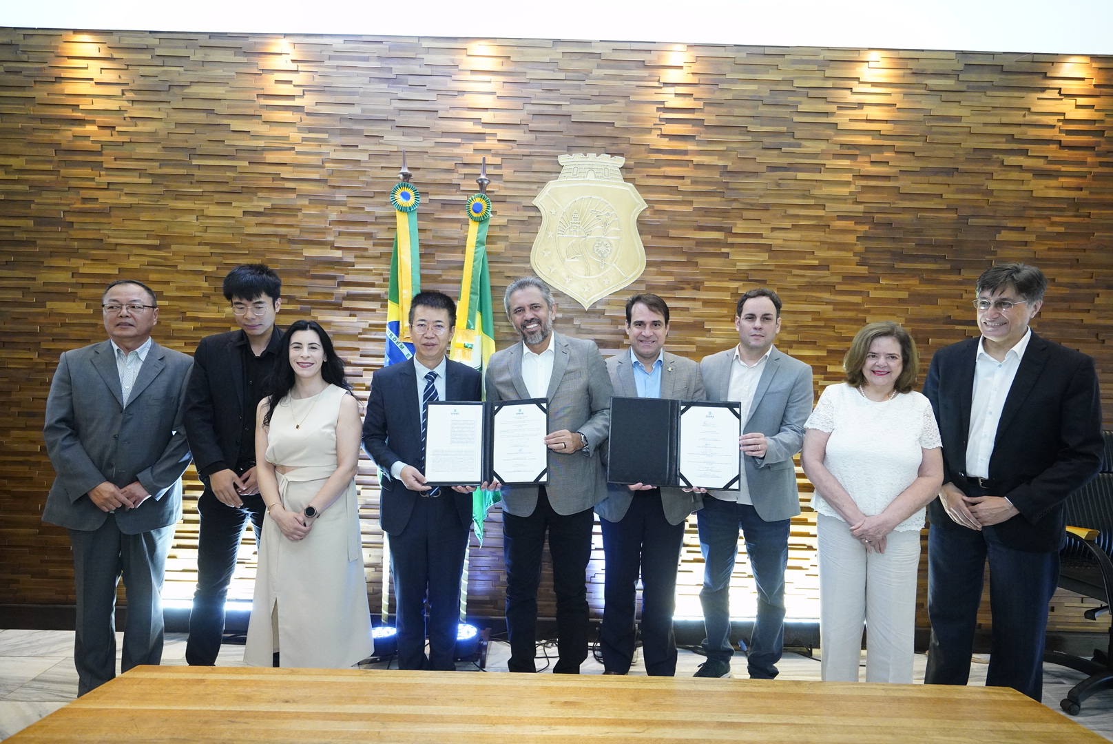 Governo do Ceará e empresa chinesa assinam memorando de entendimento para desenvolvimento de energia renovável