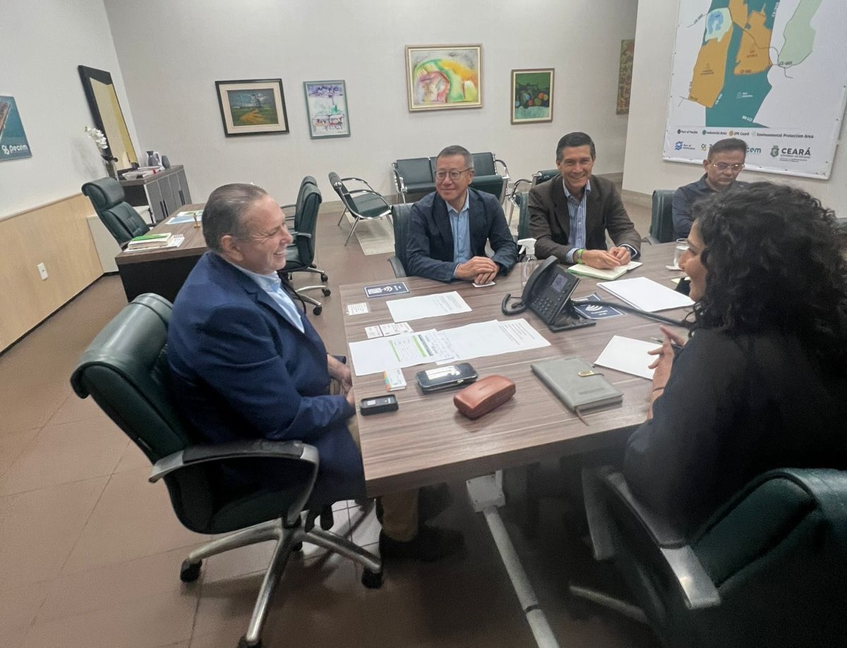 SDE recebe representantes de empresa chinesa para debater implantação de fábrica de produtos extraídos de resíduos do coco no Ceará