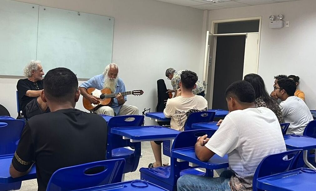 Jovens do Centro de Semiliberdade de Juazeiro  conhecem o Projeto “Diálogos Musicais”