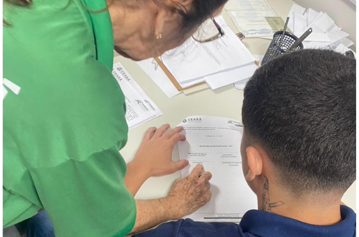 Adolescente do CSMF conquista oportunidade do primeiro emprego