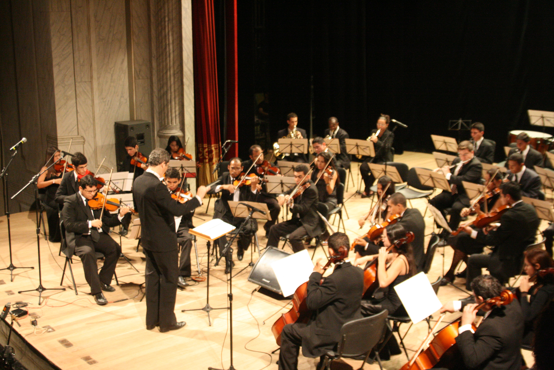 Série Concertos Sinfônicos no Theatro José de Alencar