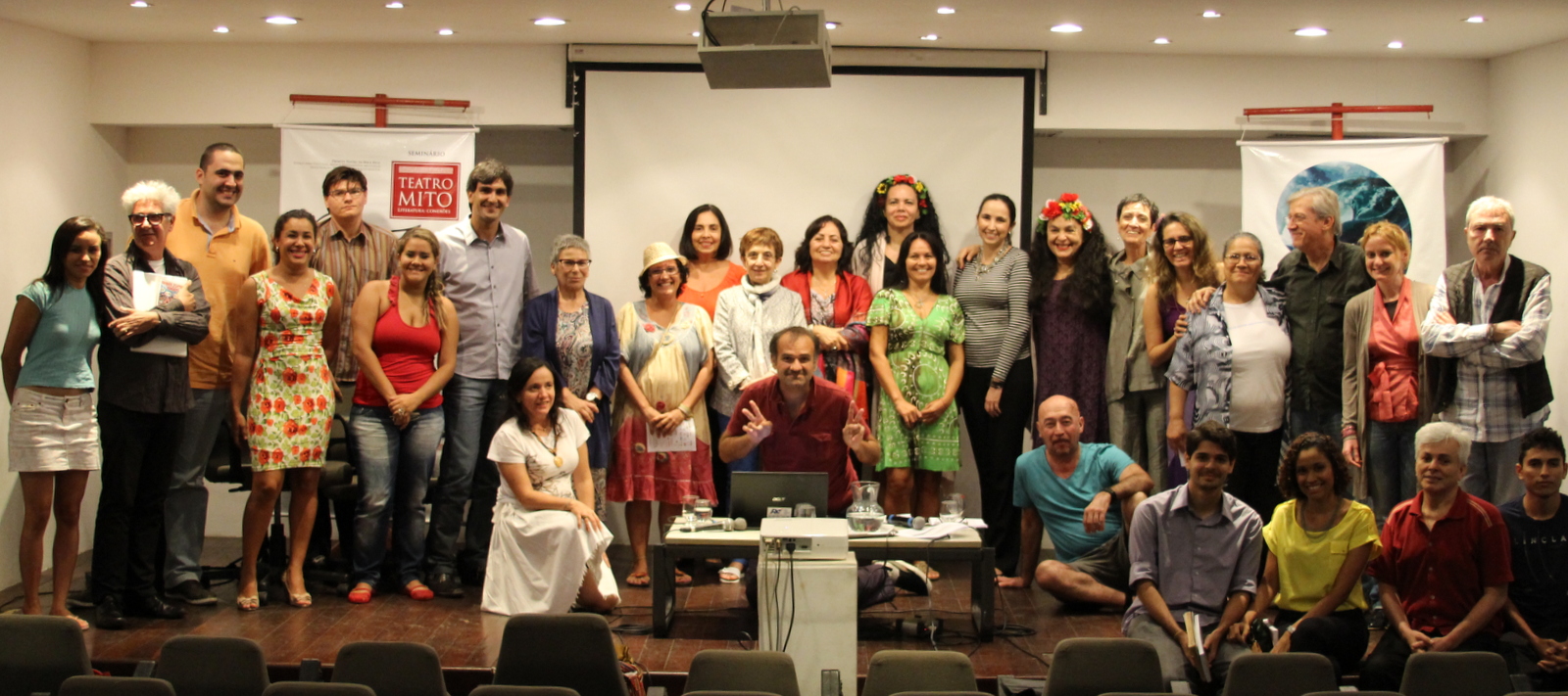 Teatro de Grotowski em residência com Carla Possastreli