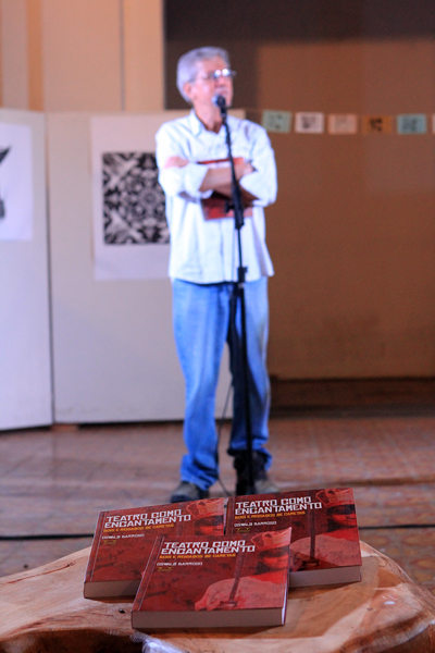 Oswald Barroso lança “Teatro como Encantamento” no VIII Encontro Mestres do Mundo