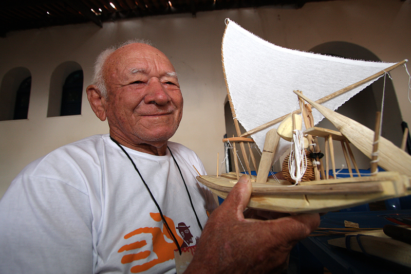 Morre Mestre da Cultura José Pereira de Oliveira, miniaturista de jangadas em Aquiraz