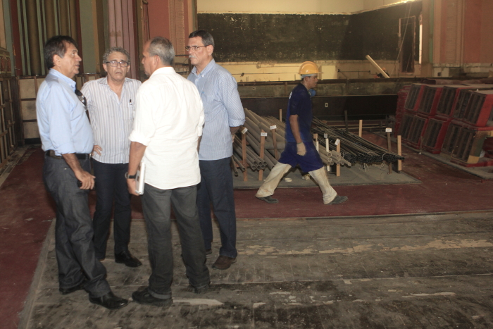 Cine-teatro São Luiz: DAE e Secult inspecionam andamento das obras