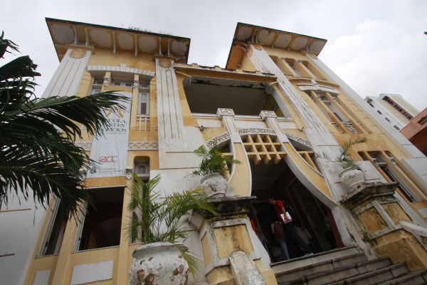 Escola de Artes e Ofícios: oito anos de educação, cultura, história e sociabilidade