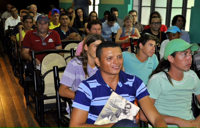 Casa de Juvenal Galeno sediou nesta sexta, 27/3, lançamento da publicação “Circo, Memória e Identidade”