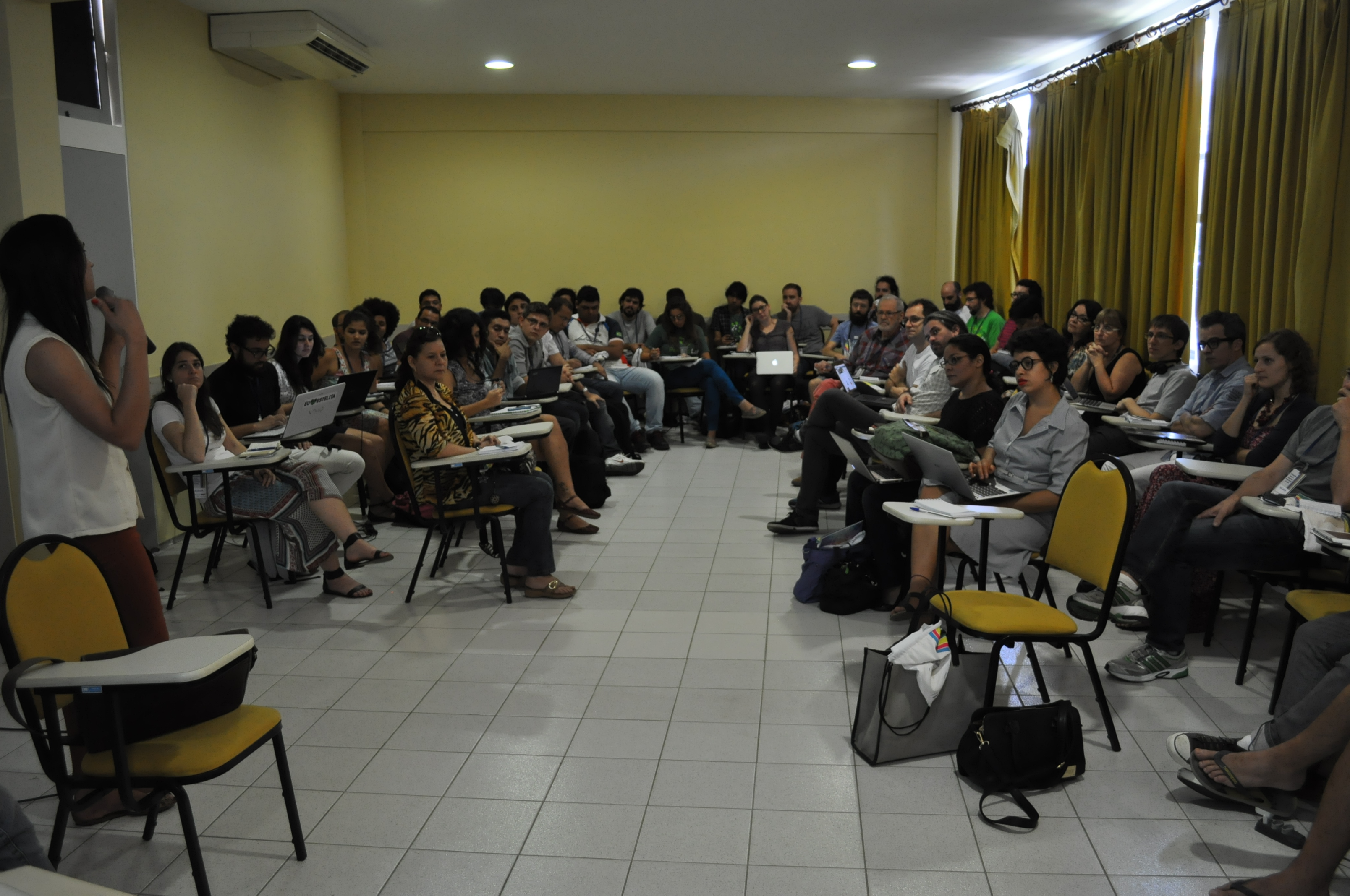 3o. Encontrão Hacker teve início nesta sexta, 15/5, com apresentação de ferramentas digitais de participação social e política cultural. Evento prossegue neste sábado