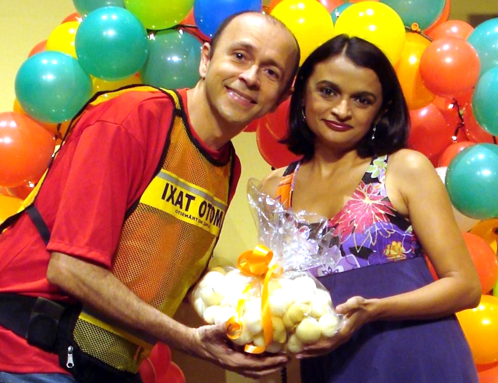 Cineteatro São Luiz apresenta nesta Terça de Graça a peça “Loucuras de Amor”, da Cia Cearense de Molecagem, dia 1/9, às 18h30. Entrada Franca.