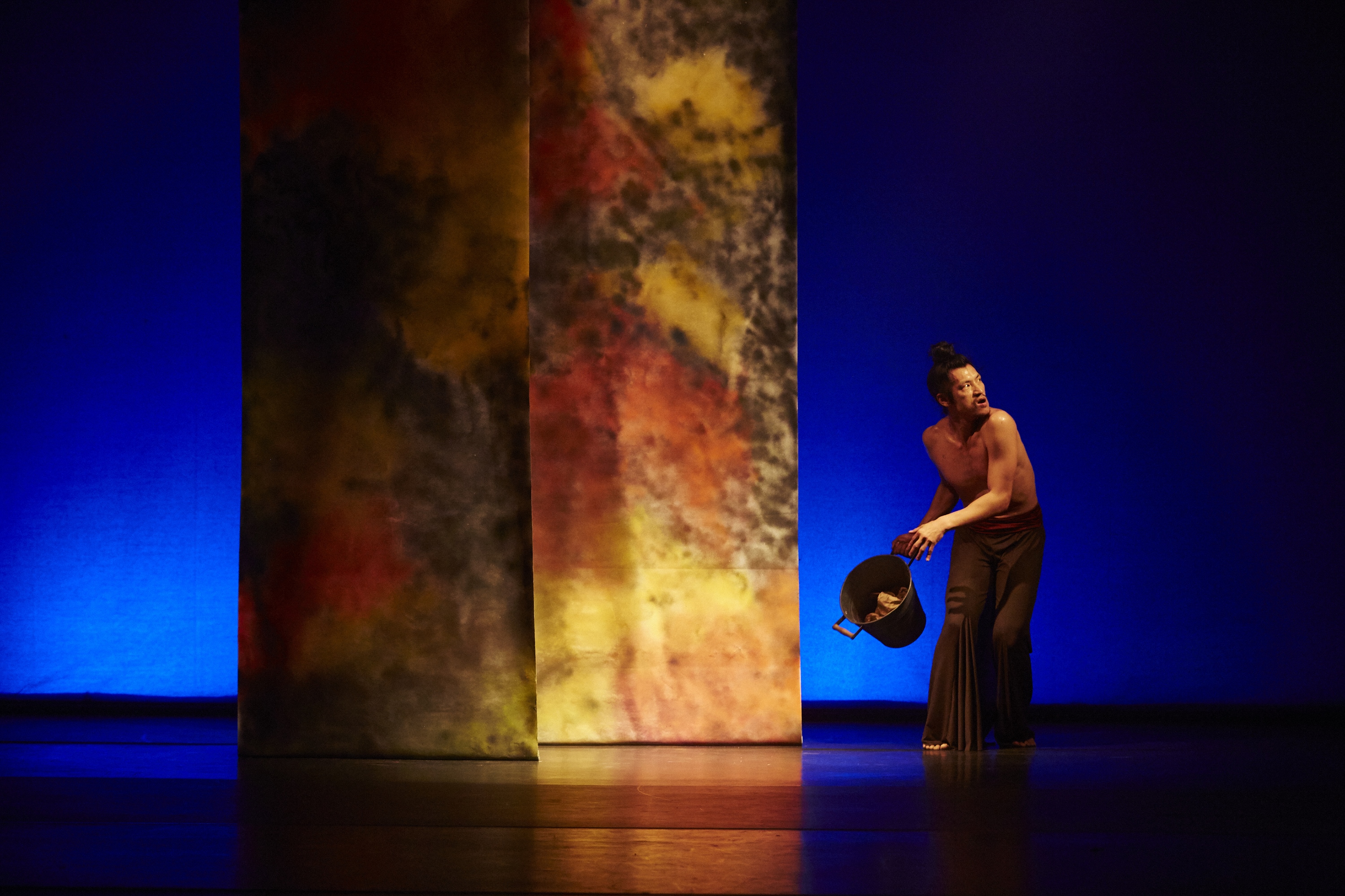A poesia visual de Carolyn Carlson chega à Bienal de Dança nesta quarta-feira (28)
