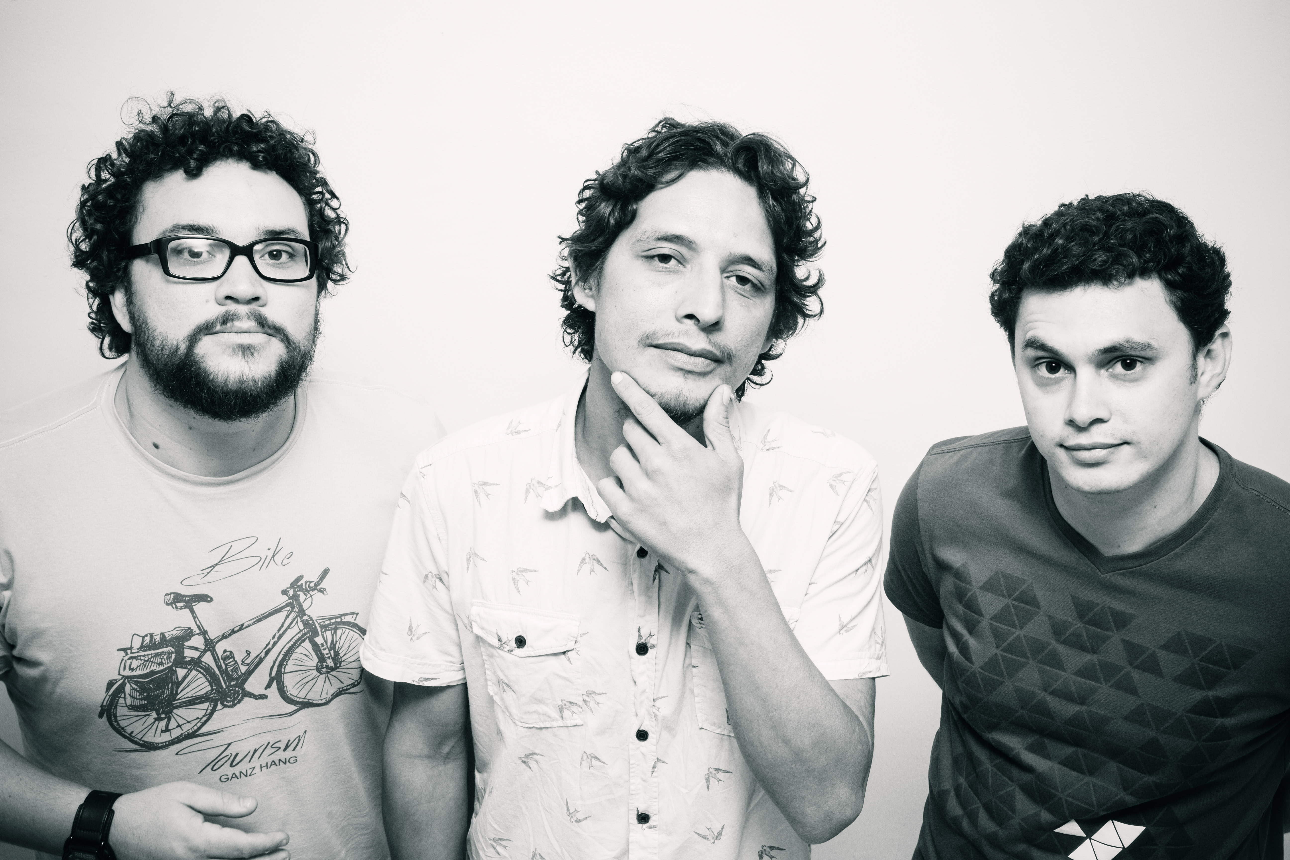 Água de Quartinha faz show nesta quinta, 12/11, às 19h, com entrada franca, no Teatro Carlos Câmara