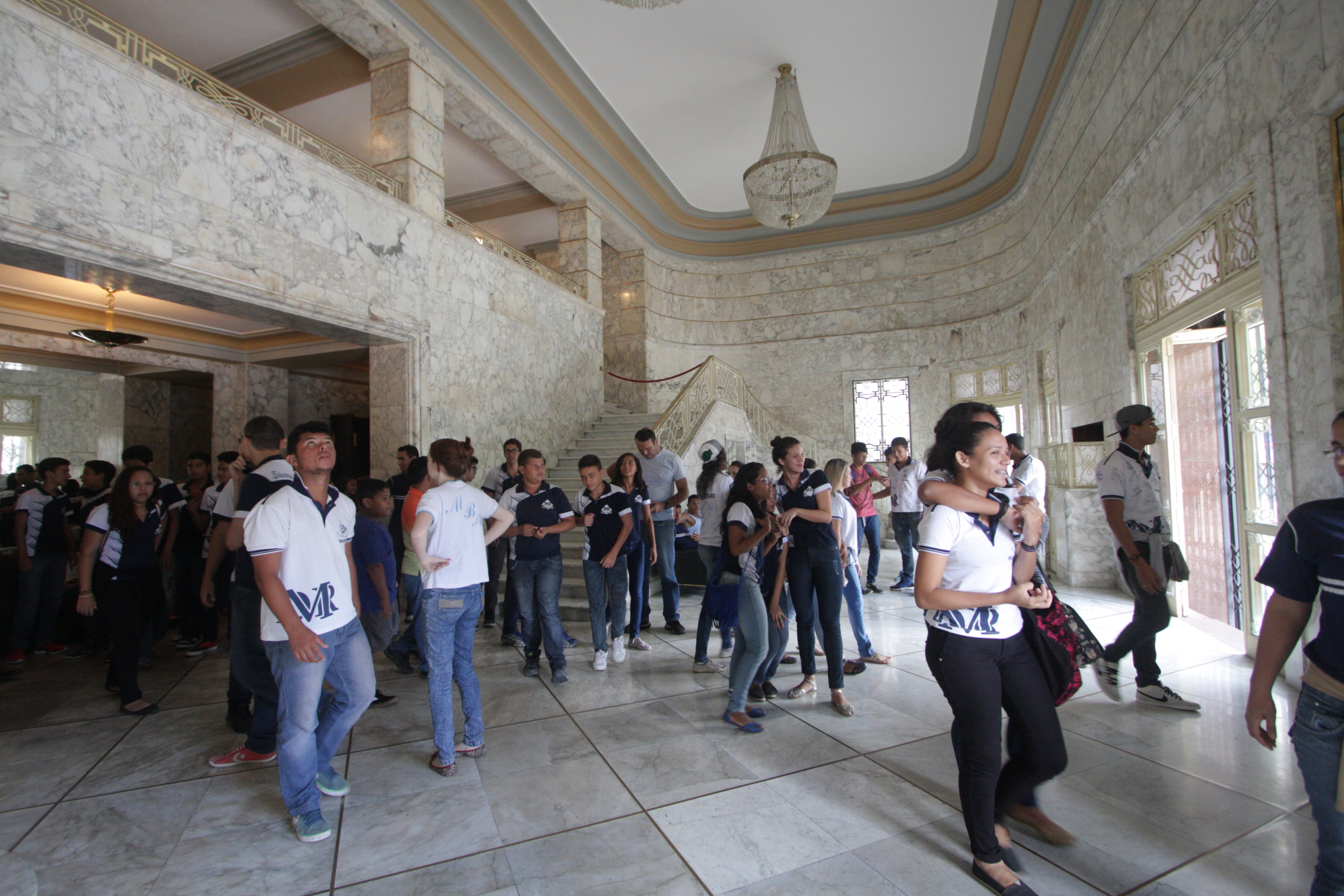 Menu Cultural: estudantes de três escolas do bairro Vicente Pinzón visitam nesta quarta-feira, 25/11, o Cineteatro São Luiz