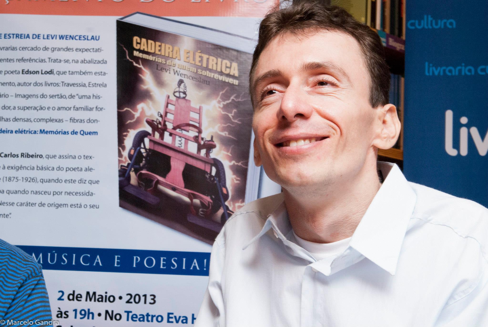 Livro de Levi Wenceslau será lançado neste domingo, 22/11, no Teatro Carlos Câmara, com sarau de Marcos Lessa, Didi Morais, Apá Silvino e Flávia Wenceslau