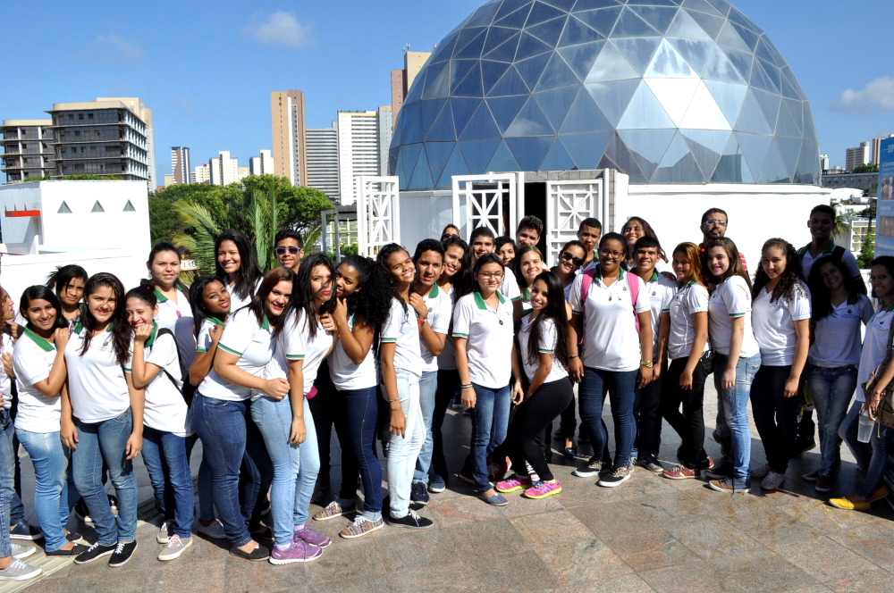 Menu Cultural: alunos da escola profissionalizante Maria José Medeiros visitam o Planetário Rubens de Azevedo