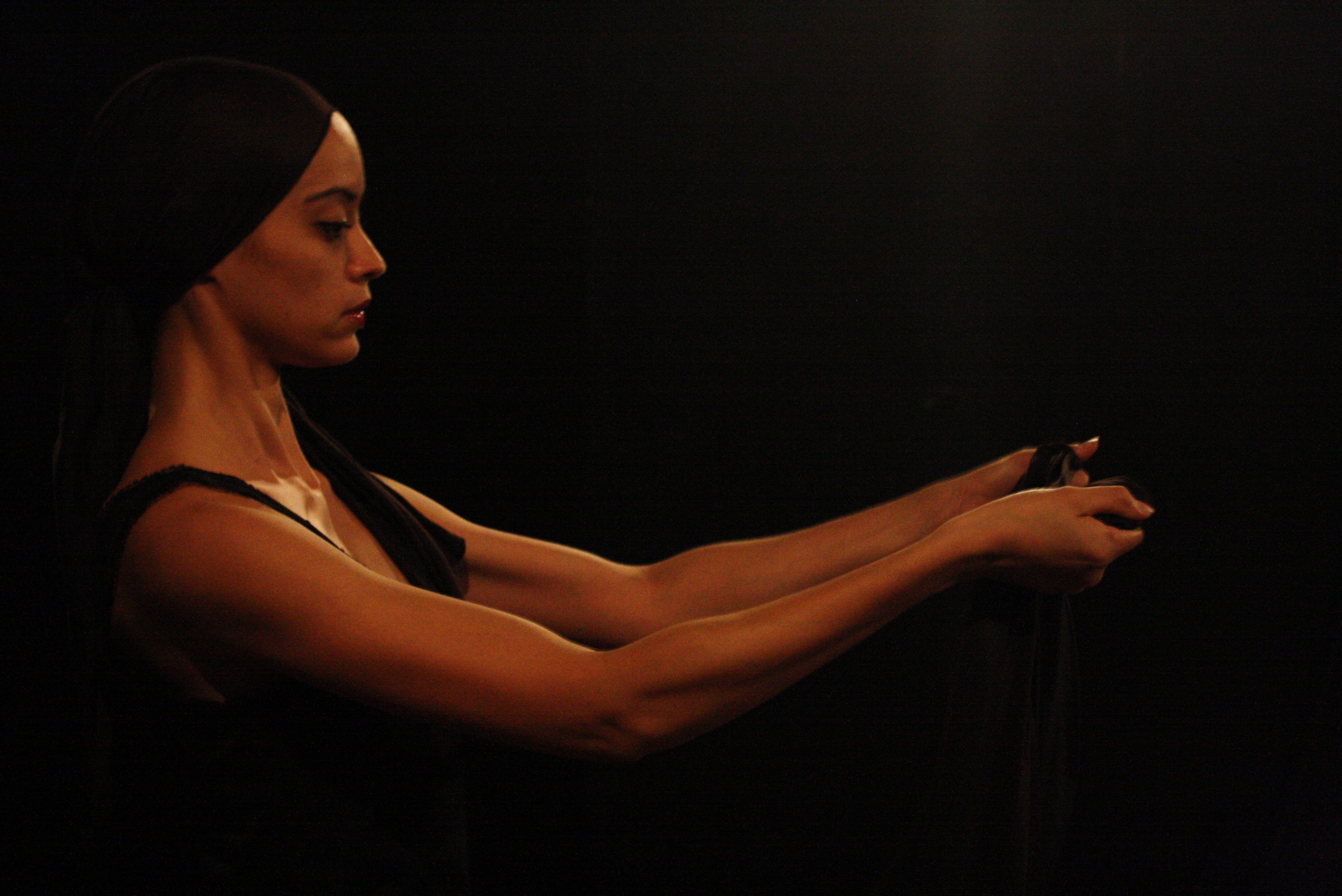 Cineteatro São Luiz recebe nesta quarta-feira, 30/3, às 12h30, o Espetáculo Clitemnestra em nova intervenção artística que homenageia as mulheres de Fortaleza