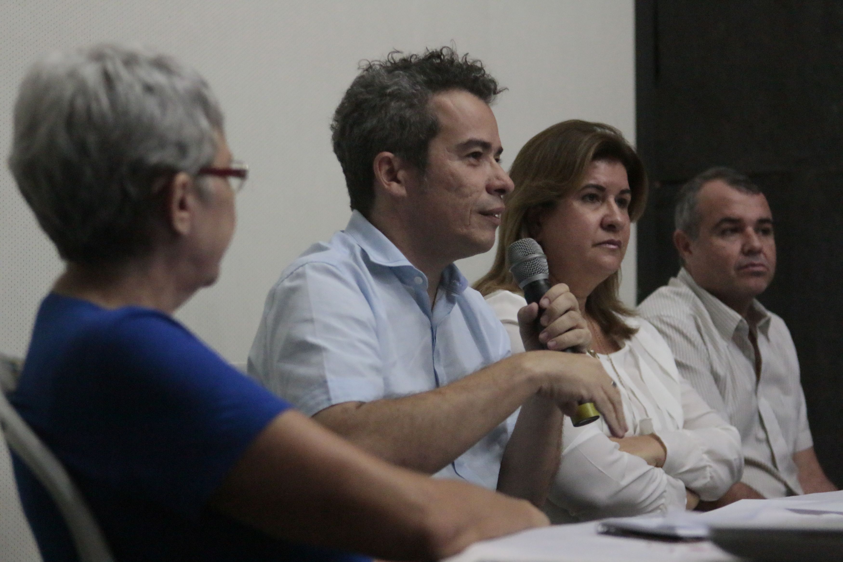 Secult lançará novo edital de Agentes de Leitura. Em Sobral, Secretário Fabiano dos Santos se reuniu com jovens candidatos a agente nesta quinta-feira, 14/4