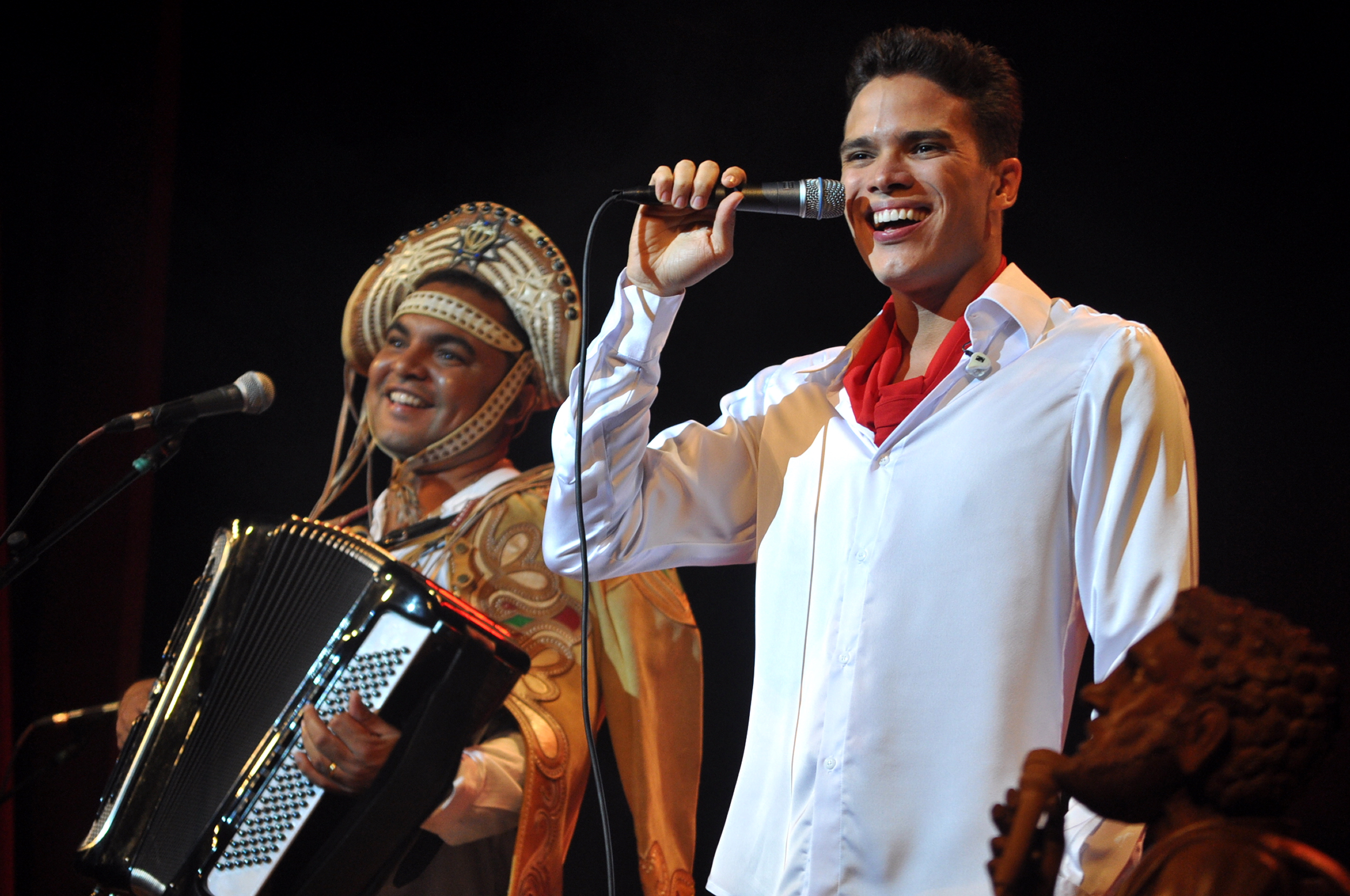Cineteatro São Luiz homenageia Gonzagão e Gonzaguinha, com exibição de filme e show de Marcos Lessa e Chambinho do Acordeon, no domingo, 5/6