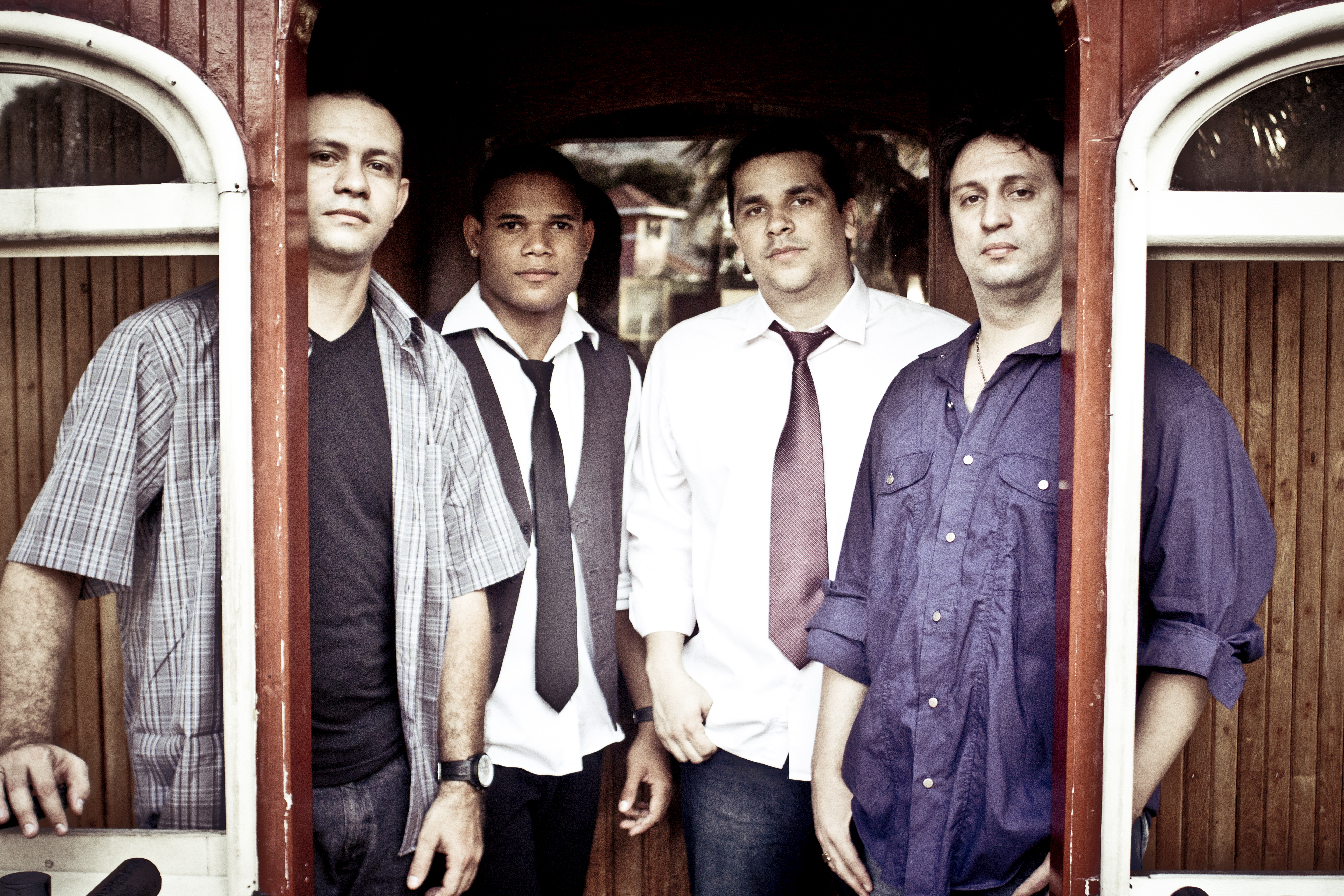 TJA recebe nesta semana Coral do ICA-UFC, banda Sorry John, espetáculo “Vagabundos” e stand up comedy. Confira a programação