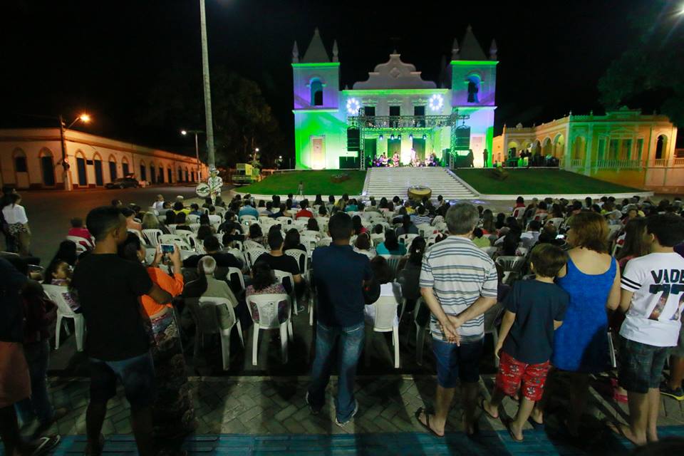 XII Festival Música na Ibiapaba foi aberto neste sábado à noite, com show de Dona Zefinha e grande público em Viçosa do Ceará