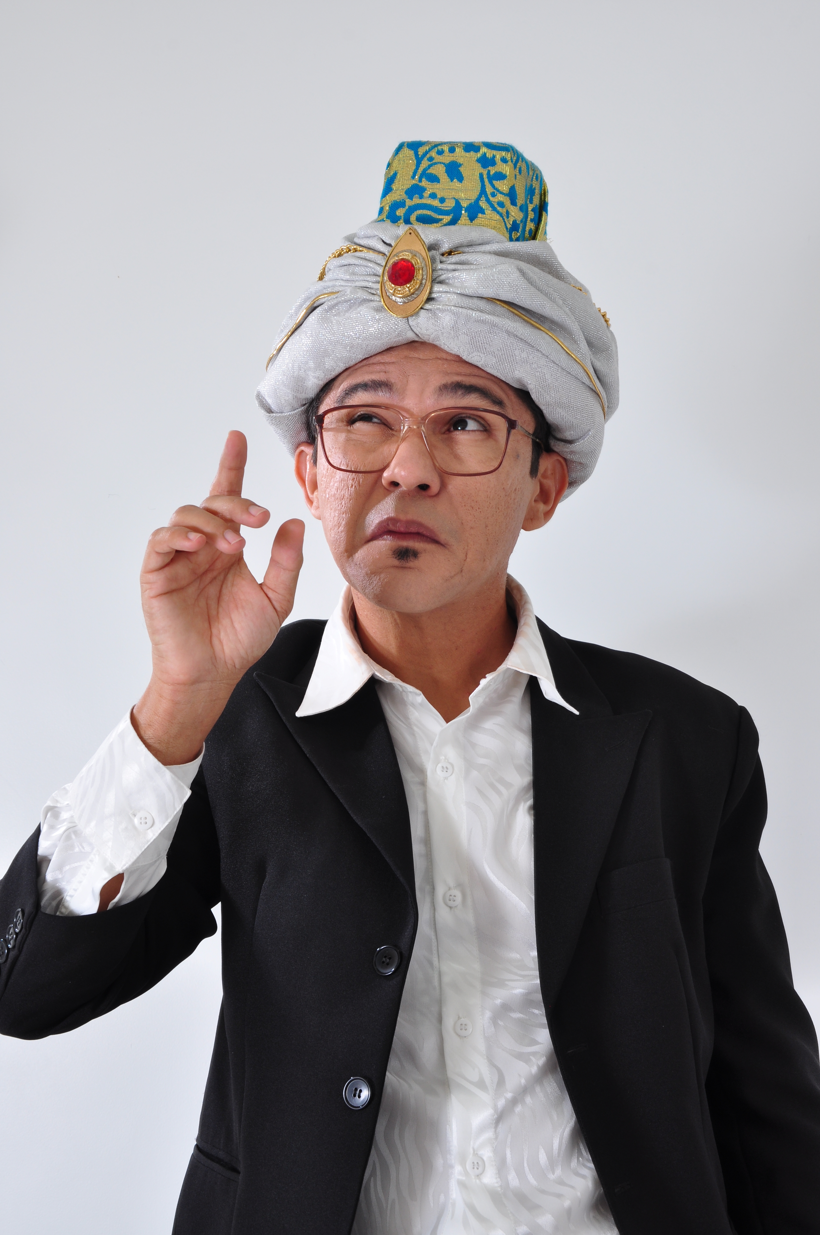 Cineteatro São Luiz recebe show de humor de Gil Soares e convidados, nesta terça, 12/7