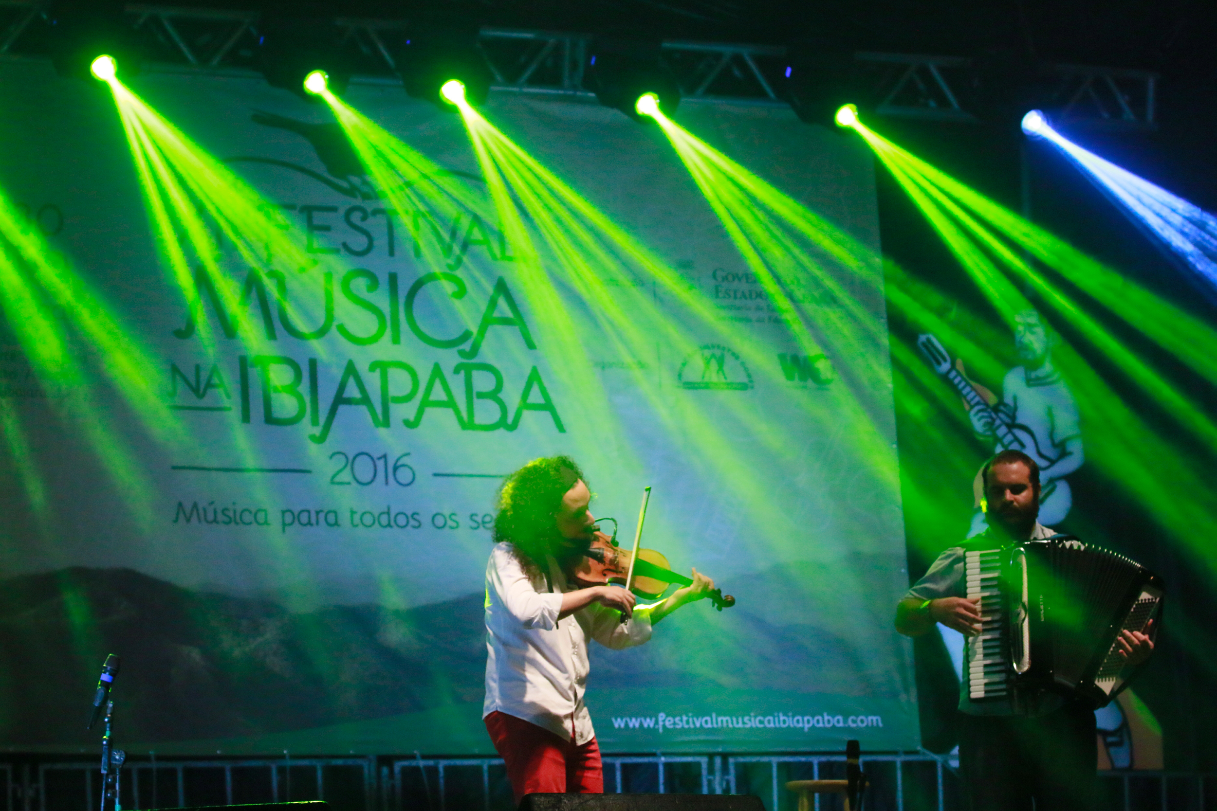 Shows da Orquestra de Barro Uirapuru, Erivan Produtos do Morro e do duo formado por Ricardo Herz e Samuca do Acordeon em Viçosa marcam o sexto dia do XII Festival Música na Ibiapaba