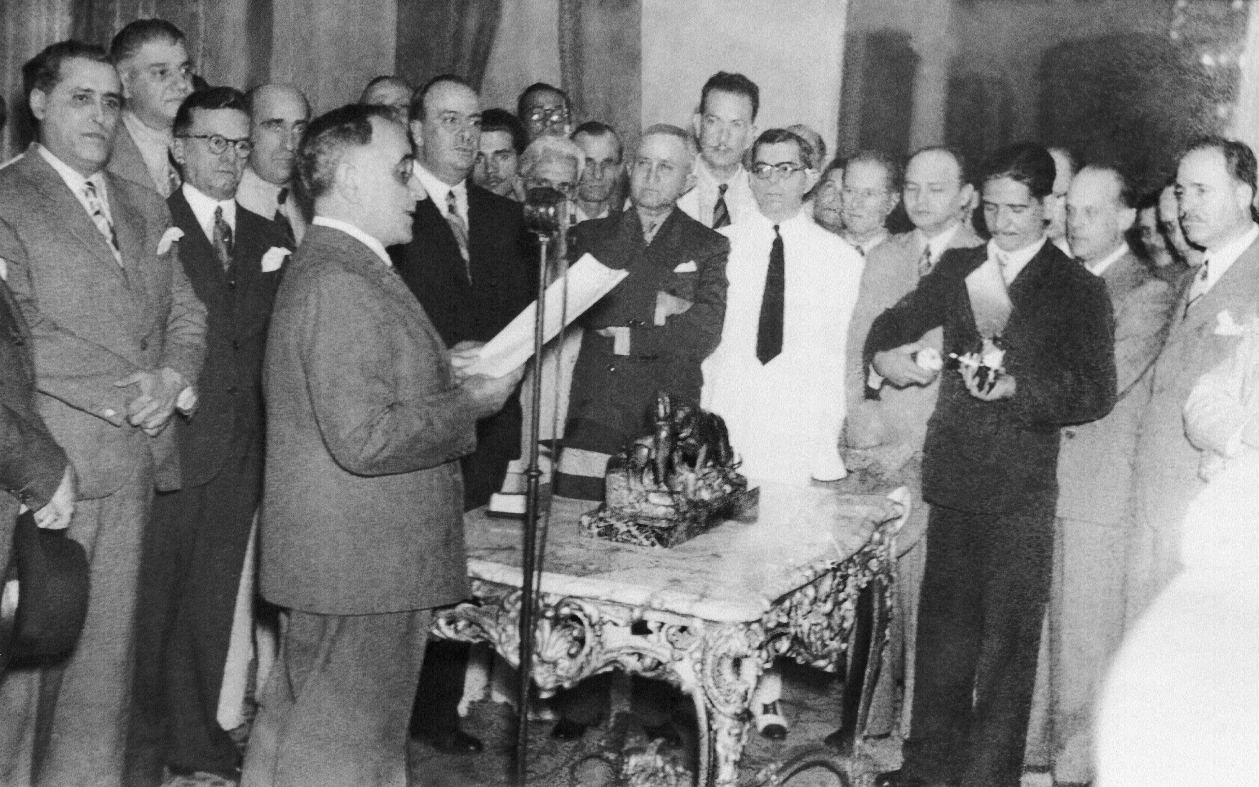 Cineteatro São Luiz recebe nesta quarta pré-lançamento do filme “Imagens do Estado Novo 1937-45” seguido de bate-papo com o diretor Eduardo Escorel e o escritor Lira Neto