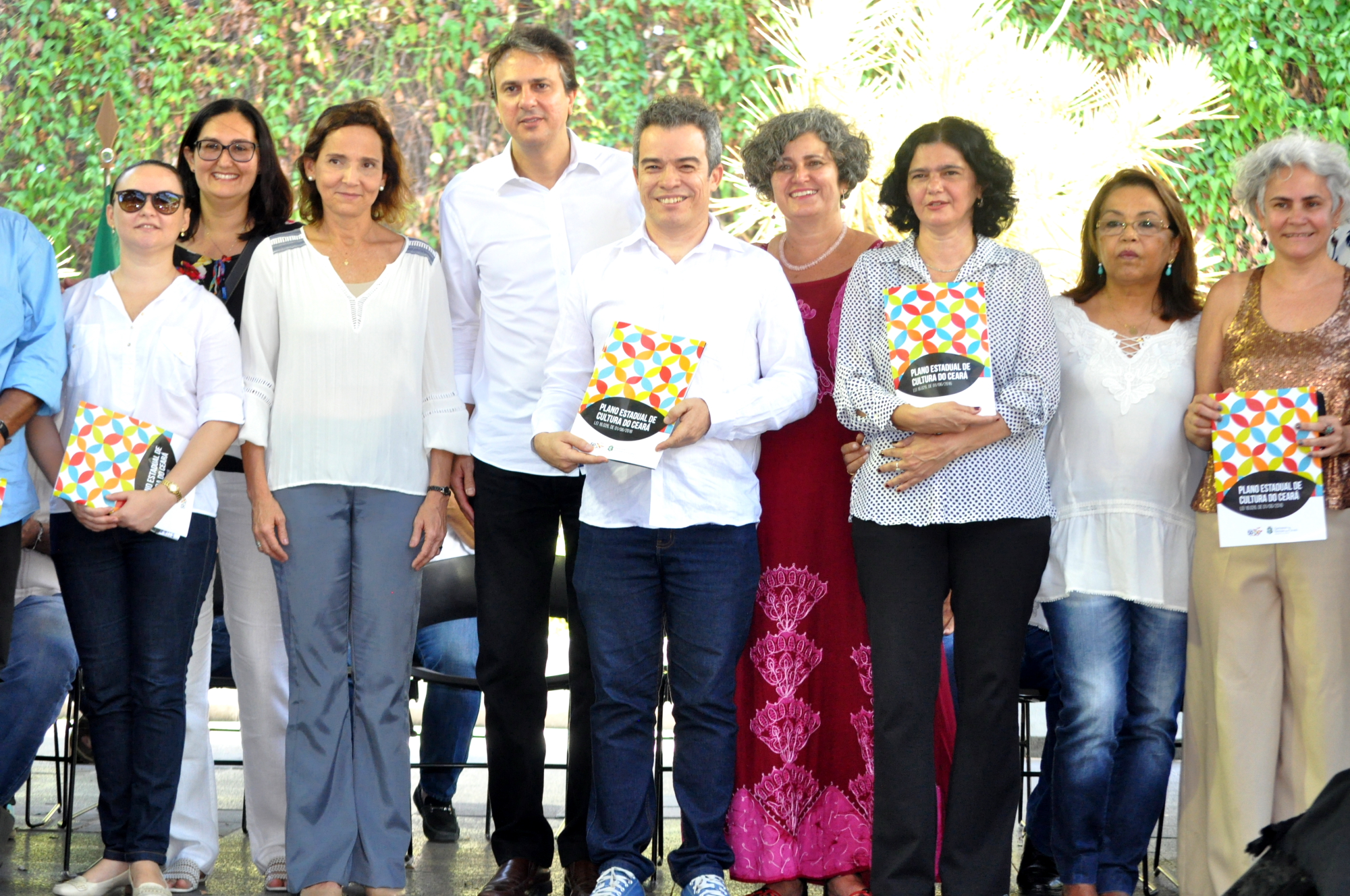 No Theatro José de Alencar, governador Camilo Santana reforçou compromisso com as metas do Plano Estadual de Cultura