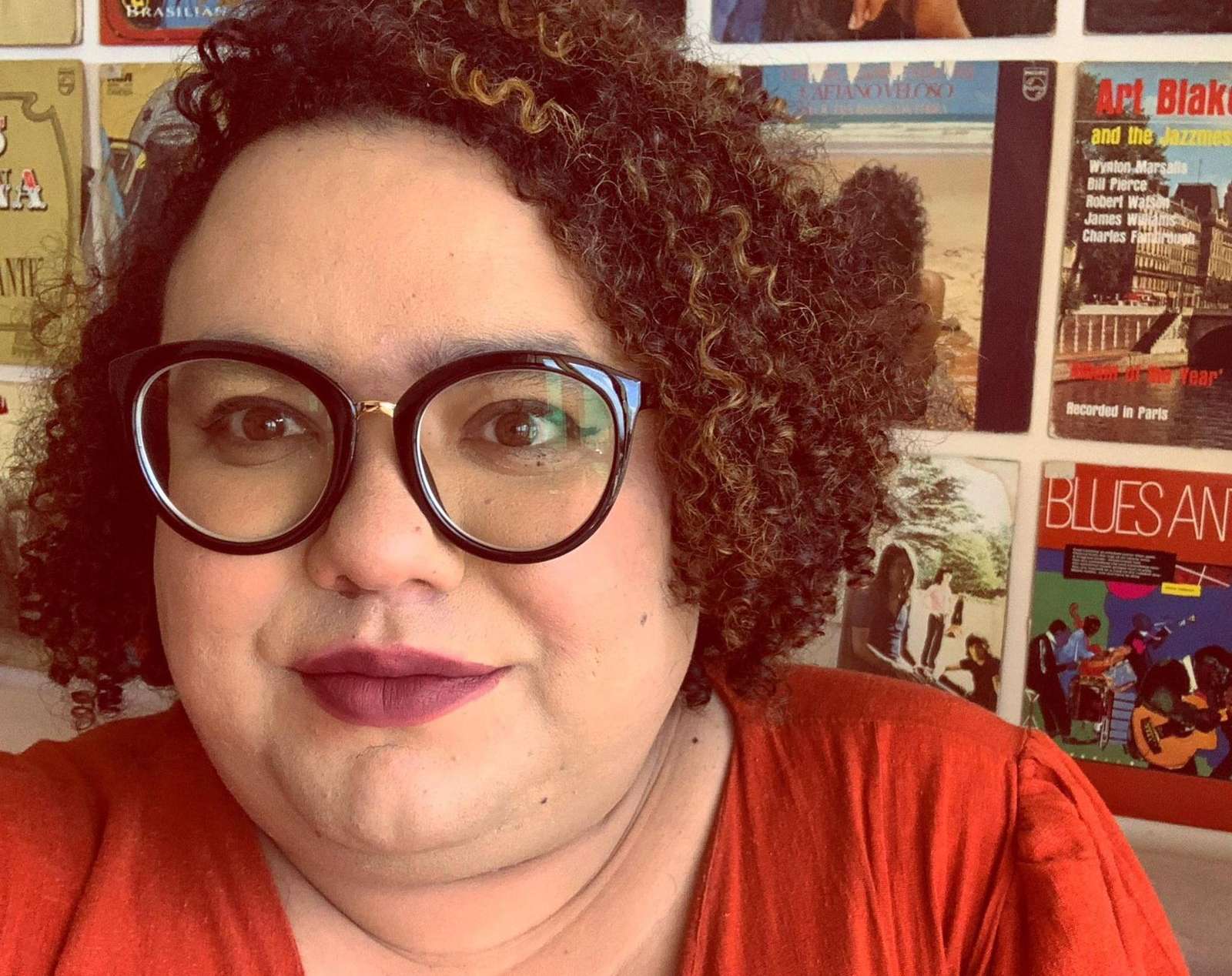 “Tomada LBT”: Sexto episódio recebe Ana Carneiro e Helena Vieira com transmissão pelo YouTube do TJA
