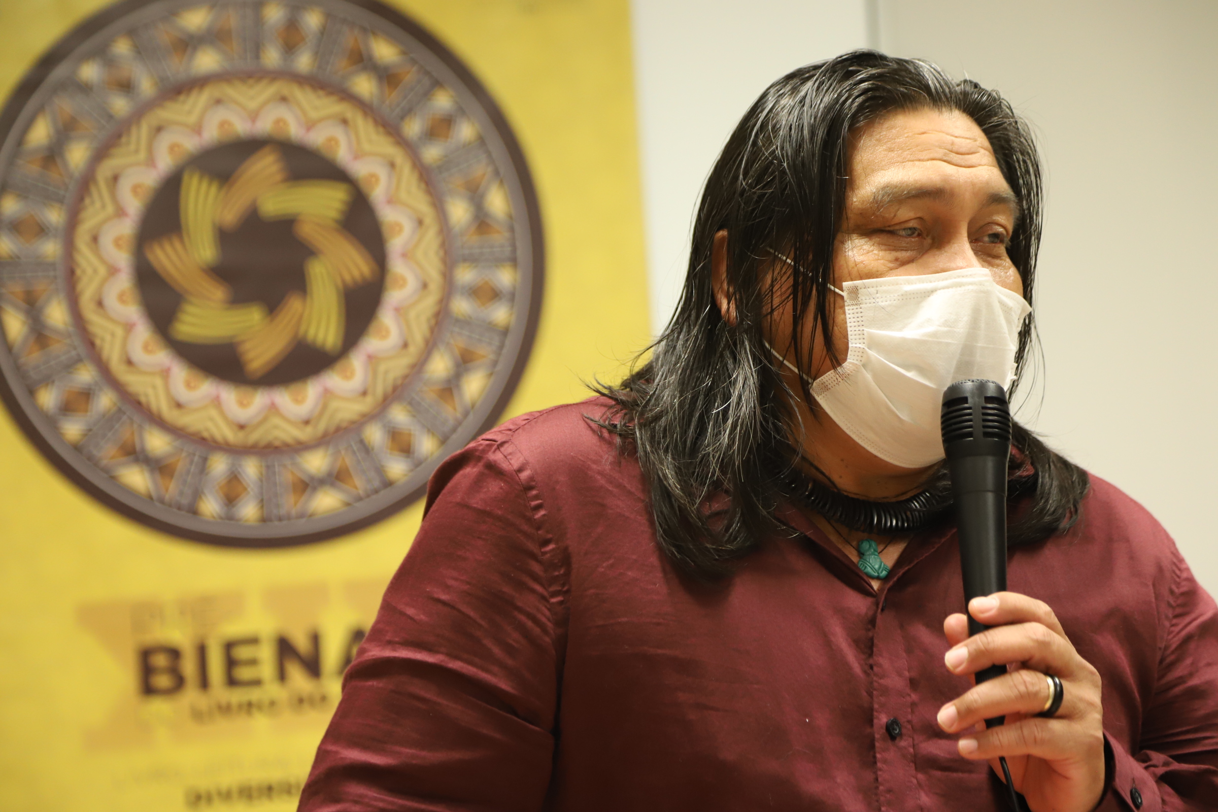 Daniel Munduruku e Auritha Tabajara falam sobre histórias e infância indígena na Pré-Bienal Internacional do Livro do Ceará