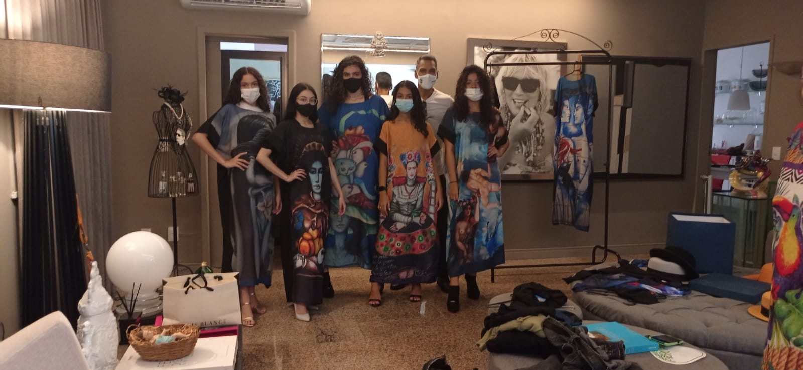 “Um Modelo de Curso – Moda Atual”: Desfile de encerramento acontece nos jardins do Theatro José de Alencar