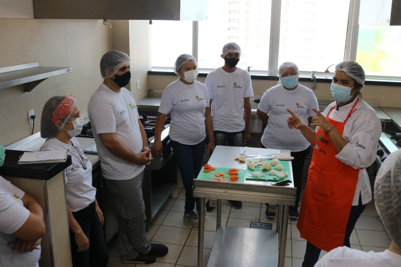 Escola de Gastronomia Social Ivens Dias Branco realiza chamada pública para cadastro de professores
