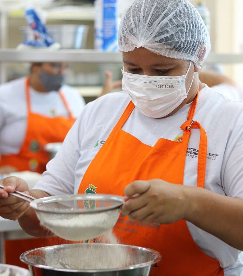 Escola de Gastronomia Social oferta 190 vagas em cursos presenciais e on-line gratuitos